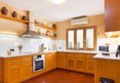 Отдельно стоящий дом с участком на продажу в городе Ciutadella de Menorca Фото