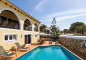 Отдельно стоящий дом с участком на продажу в городе Ciutadella de Menorca Фото