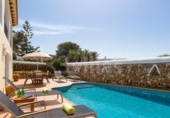 Отдельно стоящий дом с участком на продажу в городе Ciutadella de Menorca Фото