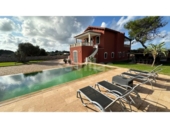 Отдельно стоящий дом с участком на продажу в городе Ciutadella de Menorca Фото
