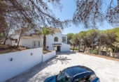 Chalet independiente con terreno en venta en la España, Mijas, ref: TR239963 foto