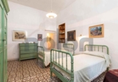 Отдельно стоящий дом с участком на продажу в городе Villajoyosa Фото