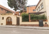 Дом с участком на продажу в городе Sant Cugat del Vallès Фото