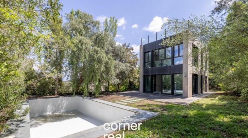 Barcelona - Cerdanyola del Vallès - 1250m2