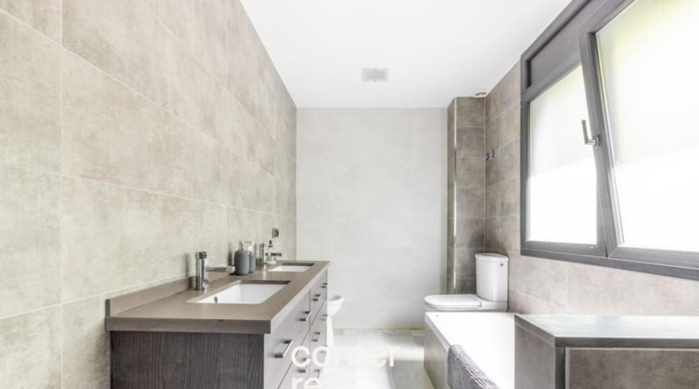 Barcelona - Cerdanyola del Vallès - 1250m2