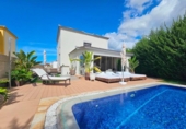 Chalet independiente con terreno en venta en la España, Adeje, ref: TR335751 foto