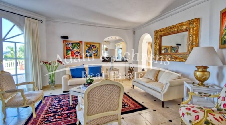 Alicante - Педрегер - 1300m2