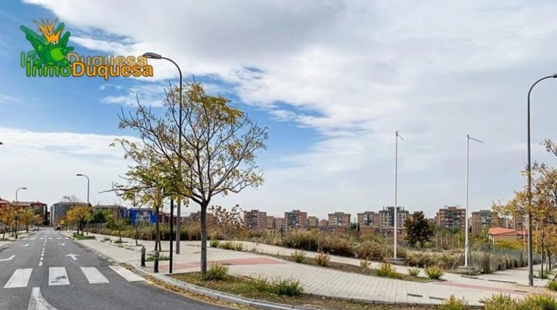 Granada - Granada - 5487m2