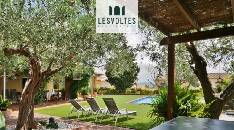 Gerona - Mont-ras - 1080m2
