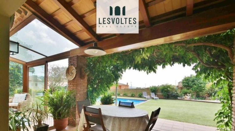 Gerona - Mont-ras - 1080m2