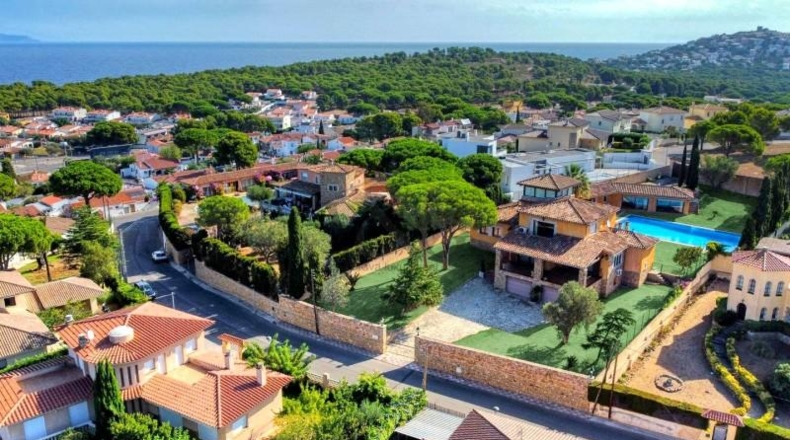 Жирона - l'Escala - 2296m2