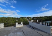 Отдельно стоящий дом с участком на продажу в городе Jávea Фото