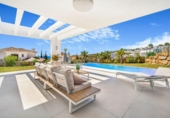 Отдельно стоящий дом с участком на продажу в городе Campo-Mijas Фото