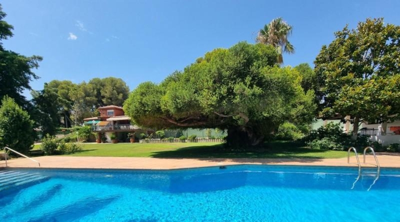 Tarragona - Roda de Berà - 3232m2