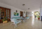 Chalet independiente con terreno en venta en la España, San Juan de Alicante, ref: TR231964 foto