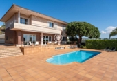 Casa de camp amb terreny en venda a la España, Vilanova i la Geltrú, ref.: TR243107 foto