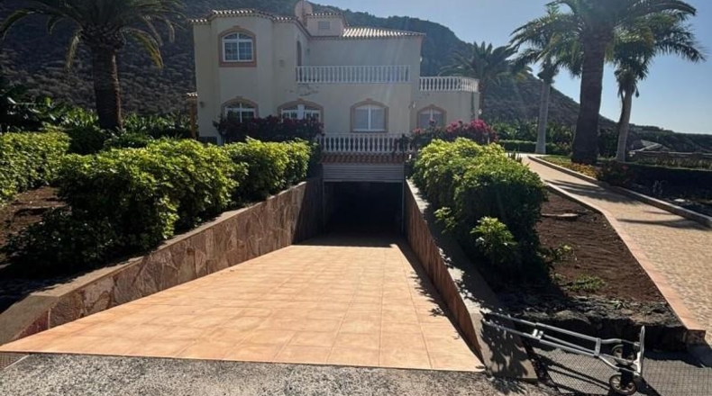 Santa Cruz de Tenerife - Santiago del Teide - 10065m2