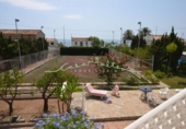 Отдельно стоящий дом с участком на продажу в городе Altea Фото