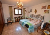 Отдельно стоящий дом с участком на продажу в городе Altea Фото
