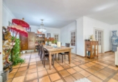 Отдельно стоящий дом с участком на продажу в городе Esporles Фото