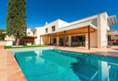 Chalet independiente con terreno en venta en la España, L'Alfàs del Pi, ref: TR171123 foto