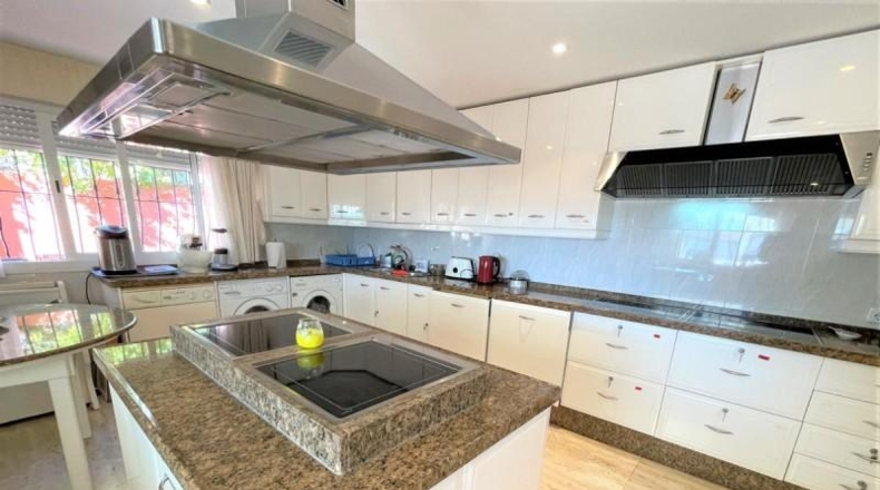 Málaga - Estepona - 2500m2