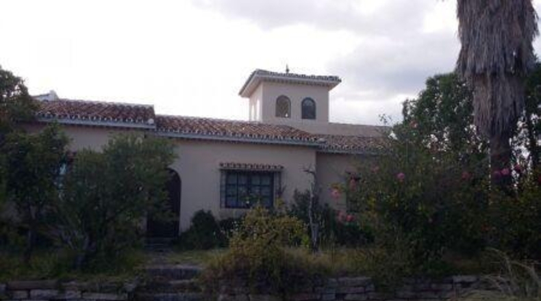 Málaga - Estepona - 10000m2