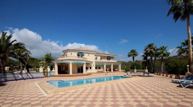 Alicante - Alfaz del Pi - 16000m2