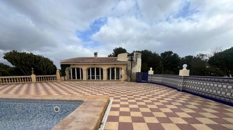 Аликанте - Alfaz del Pi - 16000m2