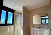 Отдельно стоящий дом с участком на продажу в городе l'Ametlla de Mar Фото