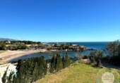 Отдельно стоящий дом с участком на продажу в городе l'Ametlla de Mar Фото