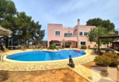 Chalet independiente con terreno en venta en la España, Sant Josep de sa Talaia, ref: TR354446 foto