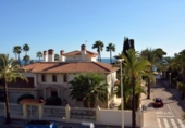 Chalet independiente con terreno en venta en la España, Orihuela, ref: TR345296 foto