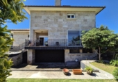 Chalet independiente con terreno en venta en la España, Vigo, ref: TR264726 foto