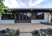 Chalet independiente con terreno en venta en la España, Tías, ref: TR379006 foto