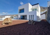 Xalet independent amb terreny en venda a la España, Adeje, ref.: TR150043 foto