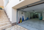 Отдельно стоящий дом с участком на продажу в городе El Campello Фото