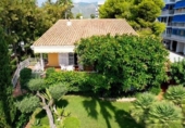 Xalet independent amb terreny en venda a la España, Benicàssim, ref.: TR236776 foto