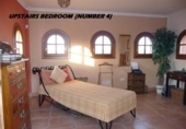 Chalet independiente con terreno en venta en la España, Coín, ref: TR135703 foto