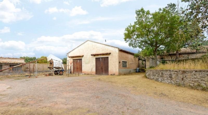 Barcelona - Sallent - 2081004m2