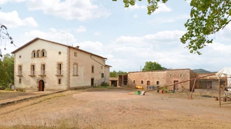 Barcelona - Sallent - 2081004m2