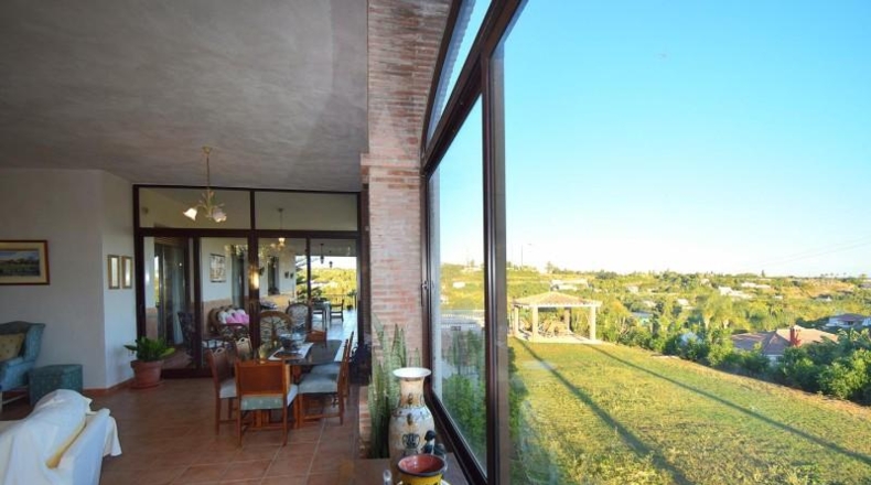 Málaga - Estepona - 10000m2
