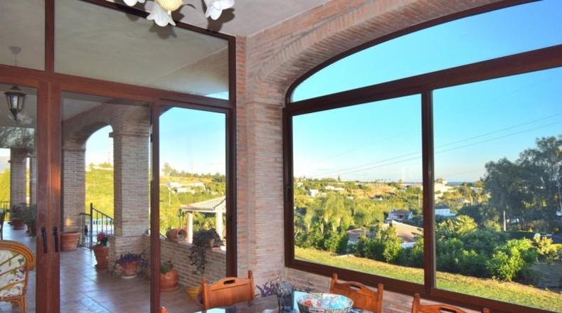 Málaga - Estepona - 10000m2
