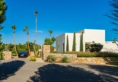 Chalet independiente con terreno en venta en la España, Orihuela, ref: TR151398 foto