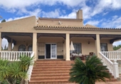 Xalet independent amb terreny en venda a la España, Estepona, ref.: TR174029 foto