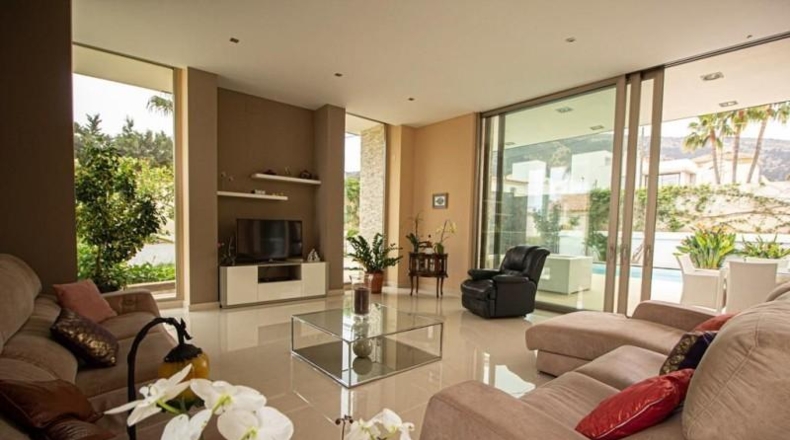 Alicante - Alfaz del Pi - 1400m2