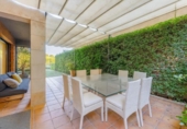 Дом с участком на продажу в городе Esplugues de Llobregat Фото