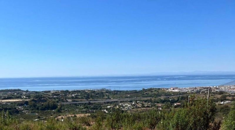 Málaga - Estepona - 49000m2