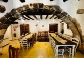 Загородный дом с участком на продажу в городе Vilafranca del Penedès Фото