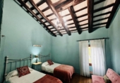 Загородный дом с участком на продажу в городе Vilafranca del Penedès Фото
